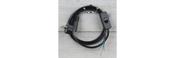 Anschlussleitung mit Schalter und Schutzkontakt-Stecker