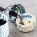 E27 Lampenfassung Metall vermessingt mit Glattmantel und Zugentlastung Keramik Innenkern 250V/4A